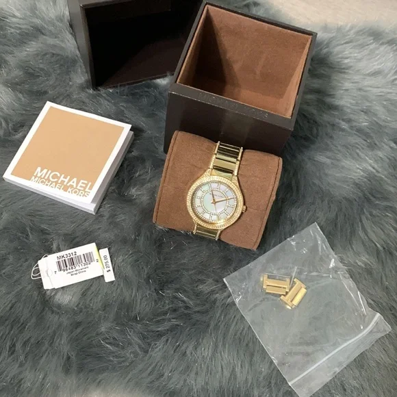 MICHAEL KORS Watch - Picture 3 of 3